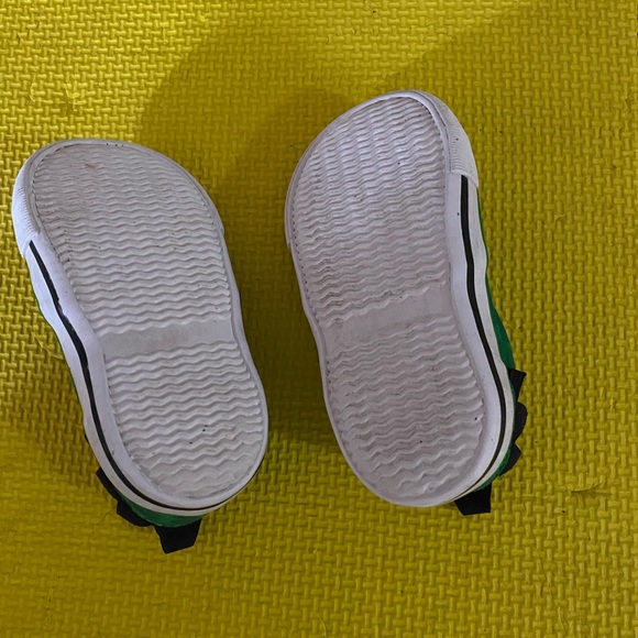 Toddler shoes - Picture 2 of 3